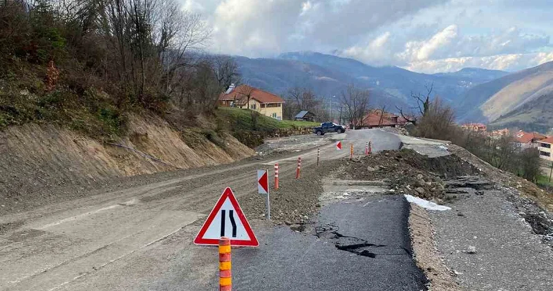 Eriyen karlara heyelana yol açtı Sinop Haberleri