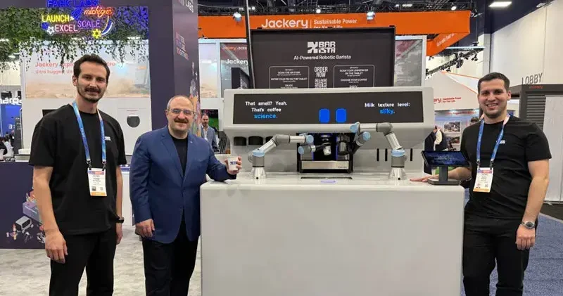 Robotik barista iş başında