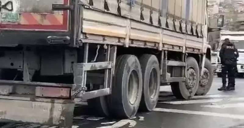 Kocaeli’nde feci kaza: Kamyonun altında kaldı