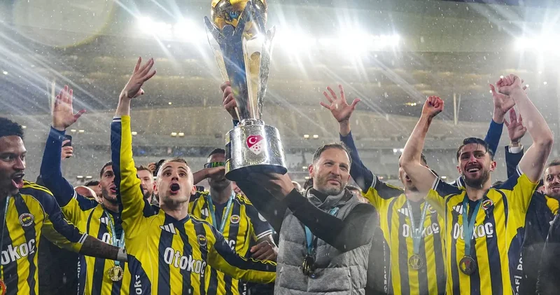 Domenico Tedesco: Bu kupa, Fenerbahçe ailesine ve taraftarımıza ait