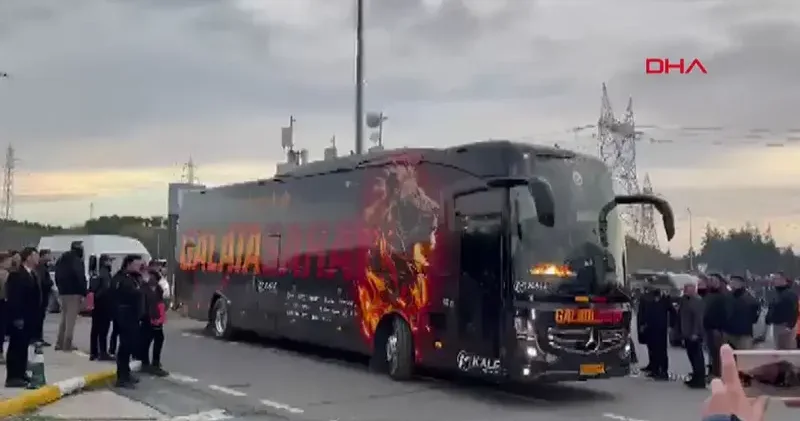 Galatasaray derbi için stada ulaştı