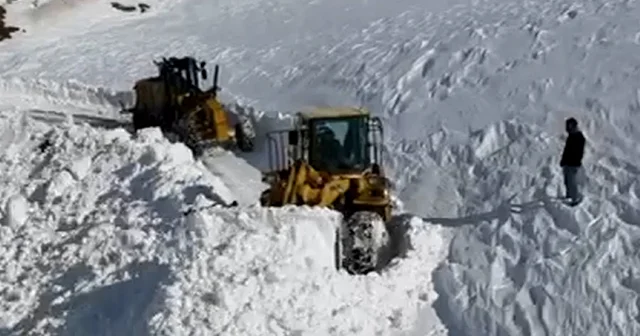 Siirt’te çığ düşen yol temizlendi VİDEO İZLE