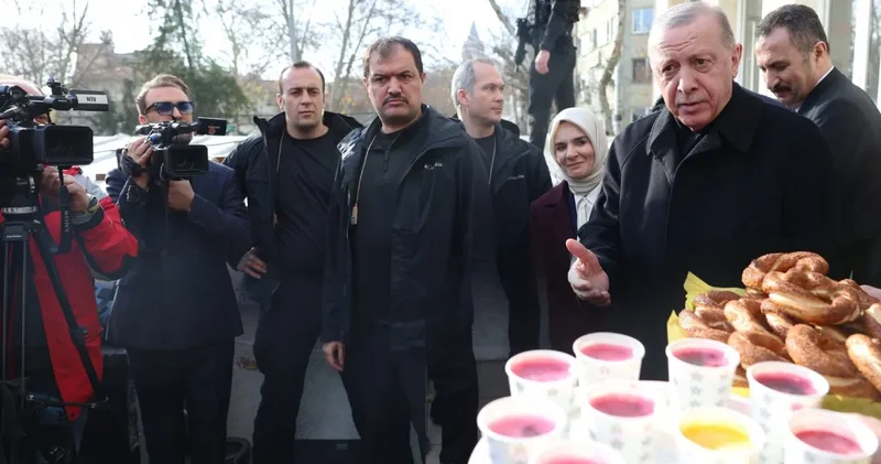 10 Ocak Çalışan Gazeteciler Günü nde Erdoğan dan nar suyu ve simitli kutlama