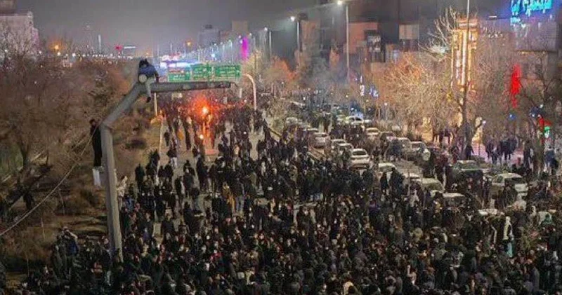 İran: Tarih Nasıl Yazılacak?