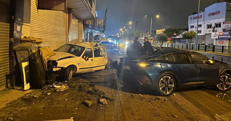 Adana da yağmur kazaya yol açtı: Otomobil dört araca çarptı Adana Haberleri