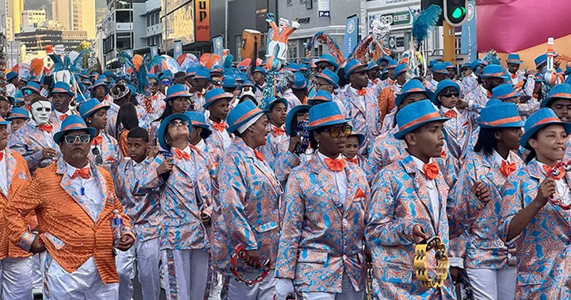 Kölelikten özgürlüğe uzanan gelenek: Kaapse Klopse karnavalı