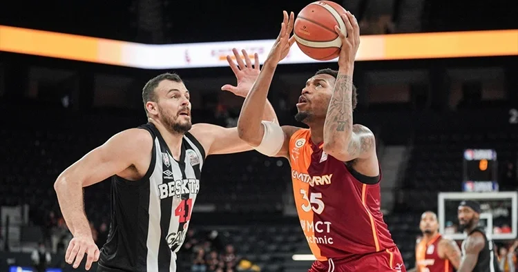 Potadaki derbide zafer Galatasaray ın!