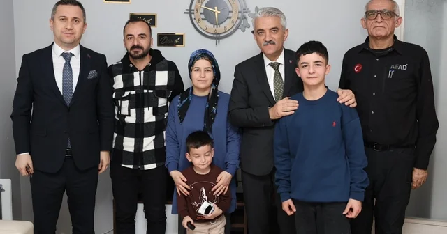 Vali Makas depremzede aile ile buluştu Düzce Haberleri