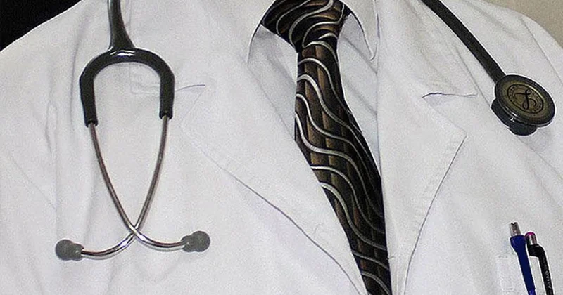 İstanbul’da 2 doktor “rüşvet” suçlamasıyla gözaltına alındı