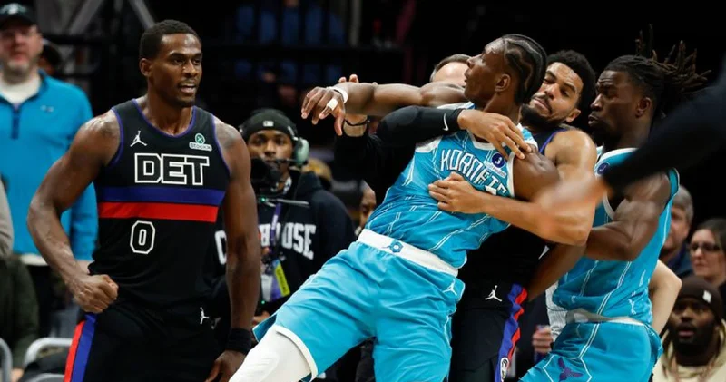 NBA de Hornets Pistons maçında kavga çıktı! Yumruklar havada uçuştu Basketbol Haberleri