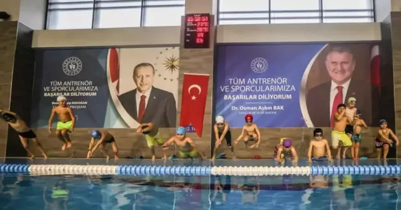 Ümraniye Belediyesi, yüzme sporunu herkes için erişilebilir kılıyor