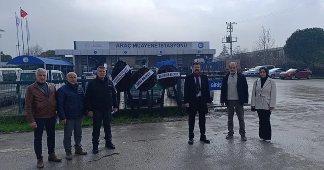 Balıkesir de TÜVTÜRK önünde siyah çelenkli protesto Balıkesir Haberleri