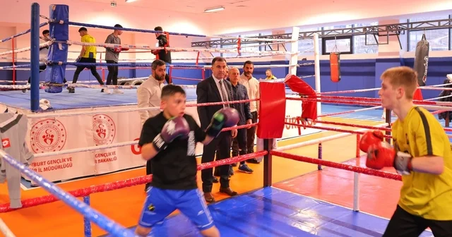 Bayburt Yeni Spor Salonu nda antrenmanlar yoğun katılımla sürüyor Bayburt Haberleri
