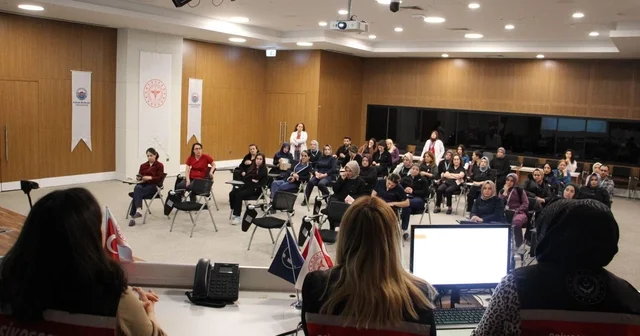 Koruyucu aile hizmet modeli sağlık çalışanlarına tanıtıldı Elazığ Haberleri