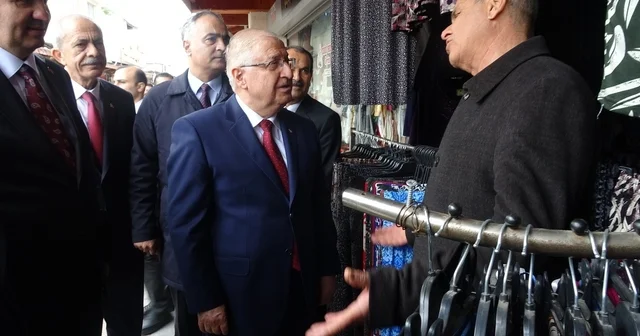 Bakan Güler, Kilis te esnaf ve vatandaşlarla bir araya geldi Bakan Güler den askeri sınavı yedekten kazanan genç kıza yakın ilgi Kilis Haberleri