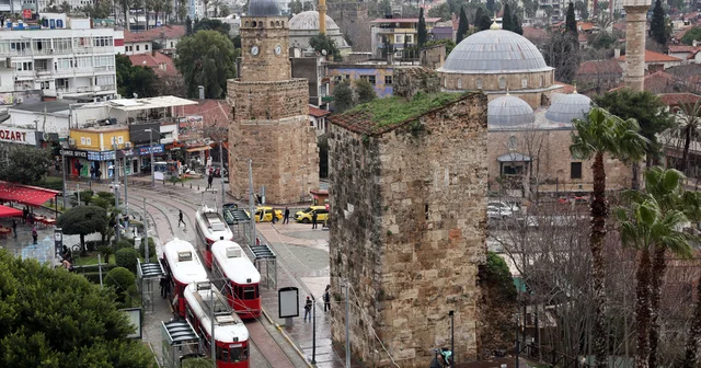 2 bin yıllık burçlara tramvay tehdidi; titreşimler yıkabilir Antalya Haberleri