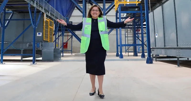 Gaziantep’te vatandaşın binemediği belediye otobüsleri Suriye ye doğru yola çıktı