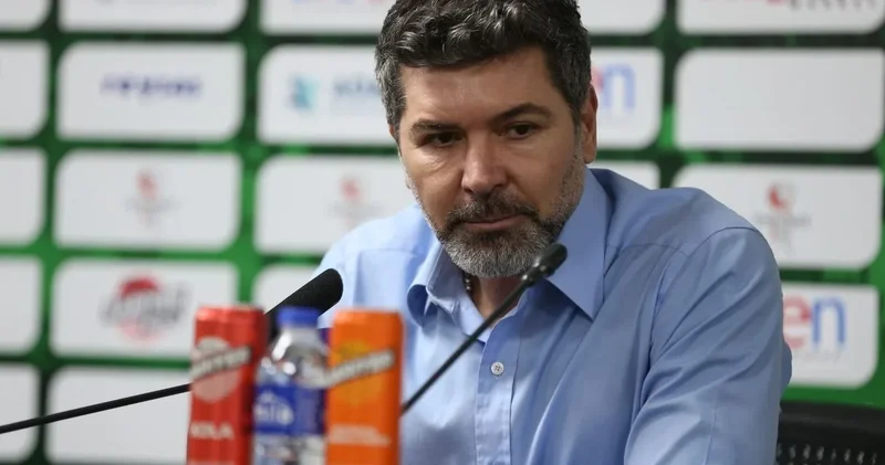 İddialı başladı ama göreve geldiğinden beri takımı gelene gidene yenildi düşme hattına indi: Yine de kutladı