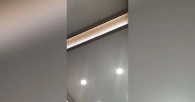 İzmir Belediye binasında sağanak imtihanı: Meclis salonunu bile yağmurdan koruyamadı