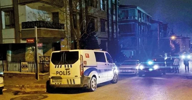 Cezaevinden izinli çıktı… Annesini, kızını ve eşini katletti