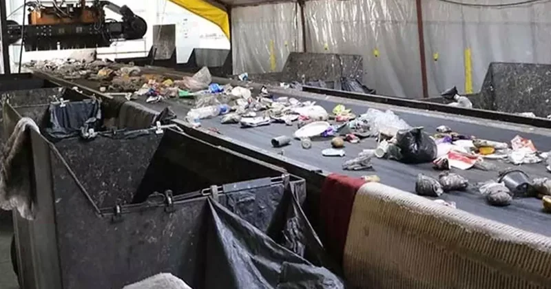 Çöp ayrıştırma bandında yeni doğmuş bebek cesedi bulundu