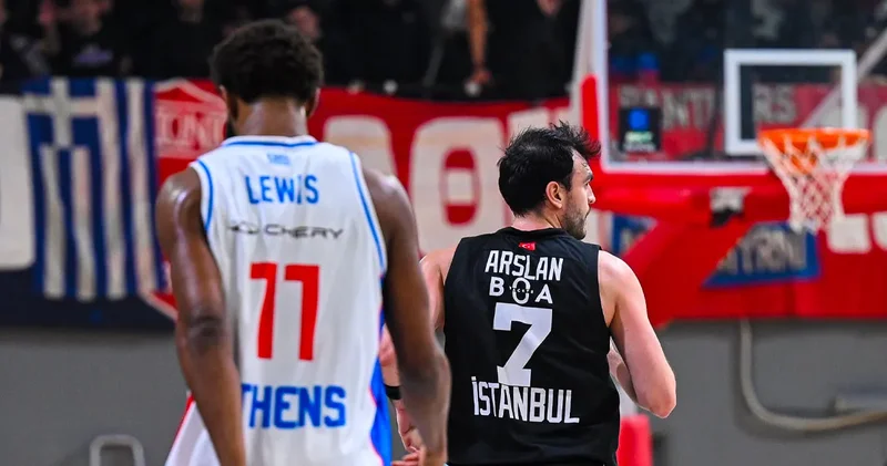 Beşiktaş tan maçtaki ırkçı pankart için sert açıklama