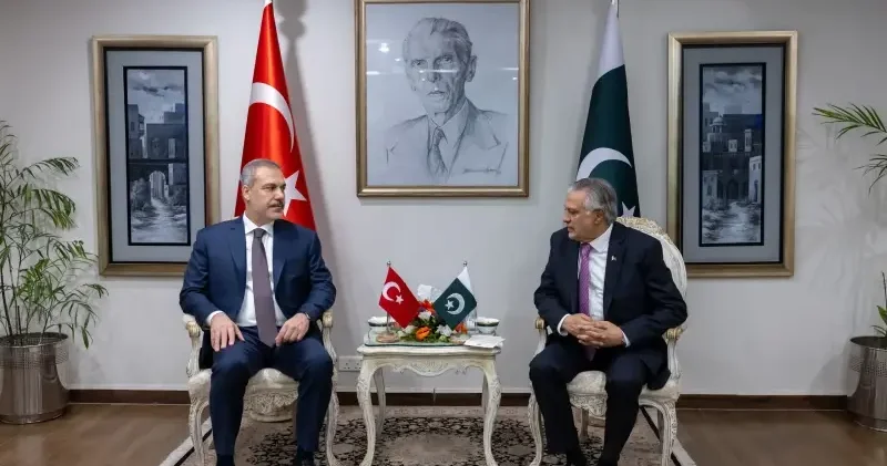 Bakan Fidan Pakistan Dışişleri Bakanı Ishaq Dar ile telefonda görüştü Asya Haberleri