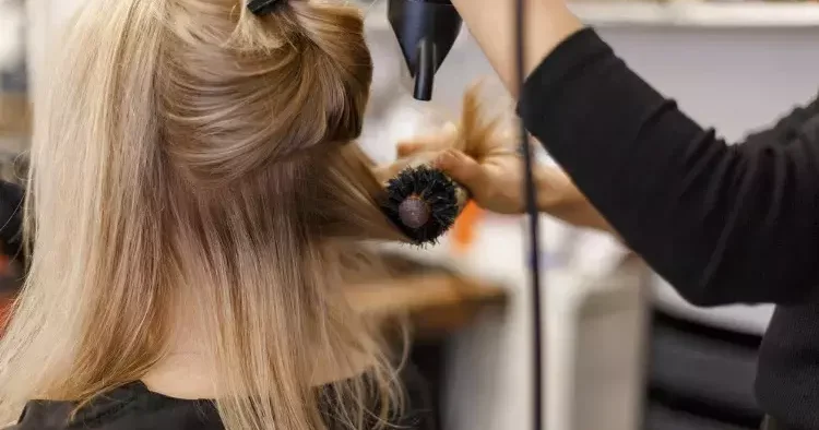 Ticaret Bakanlığı: Kadın kuaförleri ve güzellik merkezleri pazar günleri kapalı olma kararından muaf tutuldu