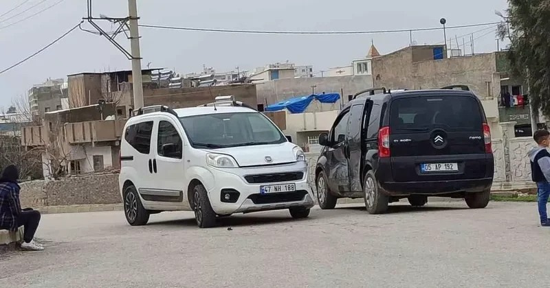 Mardin’de iki hafif ticari araç çarpıştı