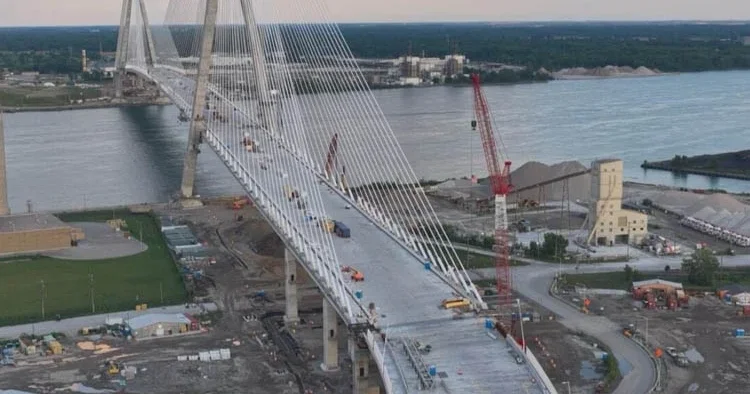 Trump tan Kanada ya tehdit: Yarısını istedi