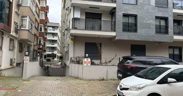 Polis gibi giyinen şüpheli, sokakta tartıştığı kişiyi tabancayla vurdu İzmir Haberleri