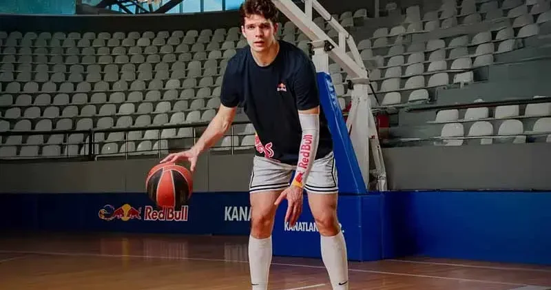 Fenerbahçe Beko’nun Milli Basketbolcusu Tarık Biberovic Red Bull sporcusu oldu
