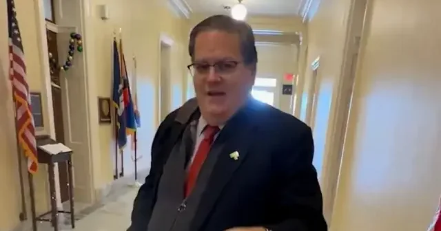 İsrail destekçisi ABD li yetkiliyle dalga geçtiler: Tombalak yalancı bir penguensiniz bayım VİDEO İZLE