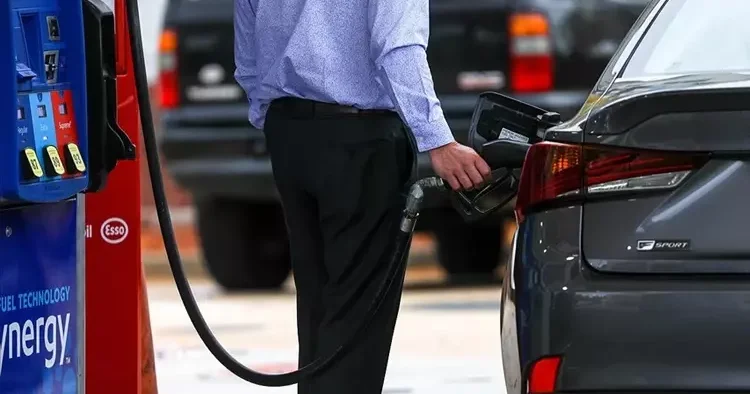 Hürmüz’de tanker krizi: ABD’de benzin alev aldı