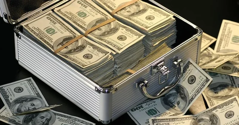 Forbes açıkladı: Dünyanın en zengini farkı açtıkça açtı! Sözcü Gazetesi