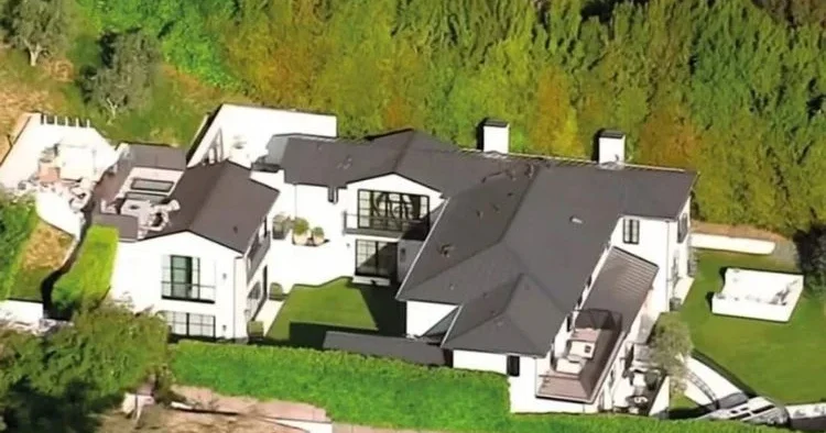 Eve kurşun yağmuru… 10 el ateş edildi