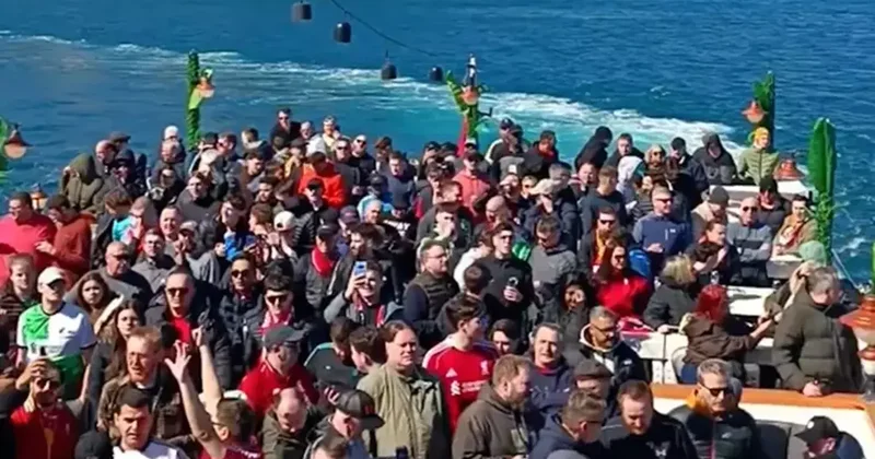 Liverpoollu taraftarlar İstanbul da Boğaz turu yaptı Fanatik Spor Haberleri Video