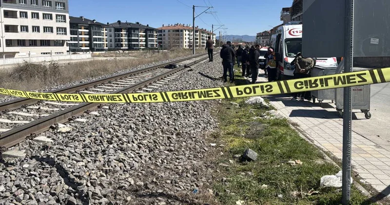 Hemzemin geçitte feci ölüm! 55 yaşındaki kadın trenin altında kaldı