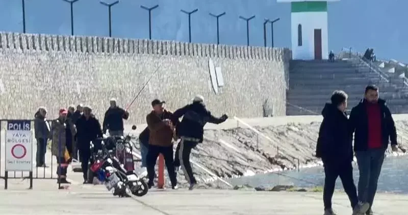 Limanda balıkçıların kavgası kamerada