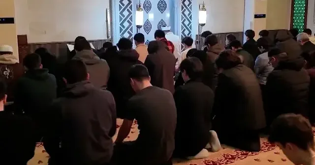 Rize de 100 lise öğrencisi cemaati az olan camileri şenlendiriyor VİDEO İZLE