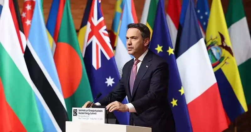 Bakan Bayraktar, Paris’te 2’nci Nükleer Enerji Zirvesi’ne katıldı