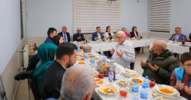 Bayburt ta huzurevi sakinleriyle gönül sofrası kuruldu Bayburt Haberleri