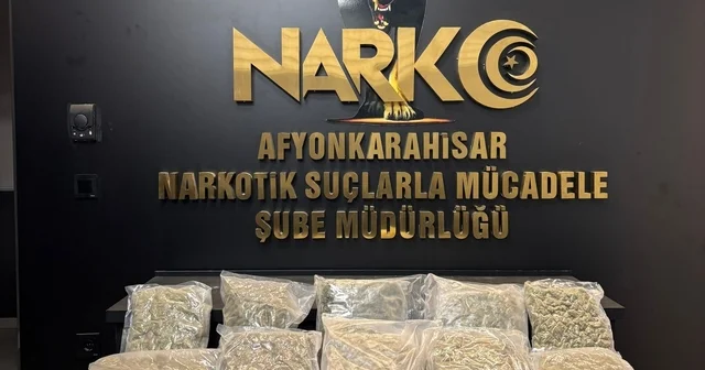 Polis kolilerle taşınan 9 kilogram uyuşturucu madde ele geçirdi Afyonkarahisar Haberleri