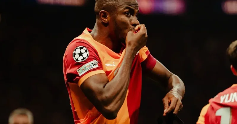 Galatasaray taraftarından Victor Osimhen e özel koreografi