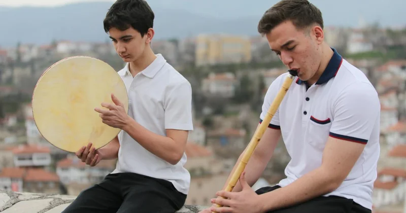 Lise öğrencileri Safranbolu da geleneksel Türk müziğini tanıtıyor