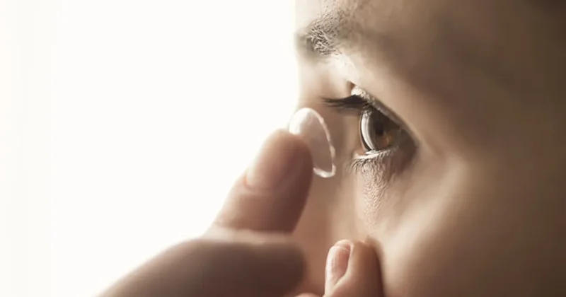 Masum görünüyor ama tehlikeli! Renkli lens kullanımı görme kaybına yol açabilir