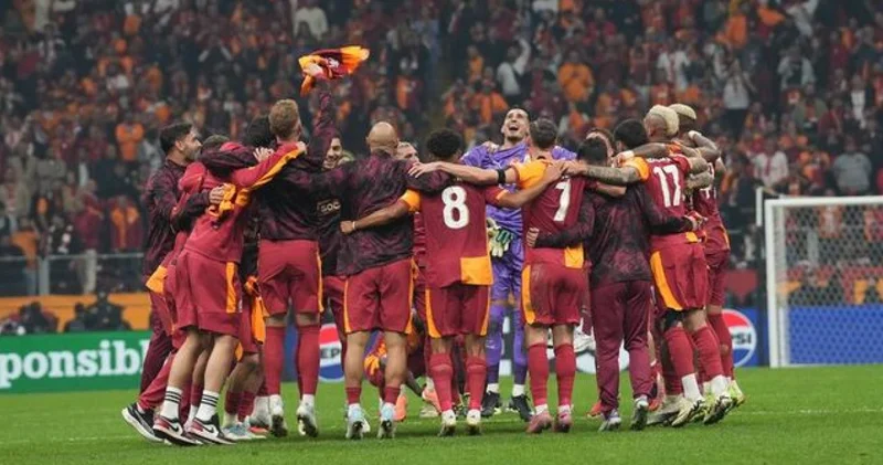 GALATASARAY LİVERPOOL MAÇI CANLI İZLE TRT 1 canlı yayın ekranı ile UEFA Şampiyonlar Ligi Galatasaray Liverpool maçı izle (GS maçı şifresiz izle)