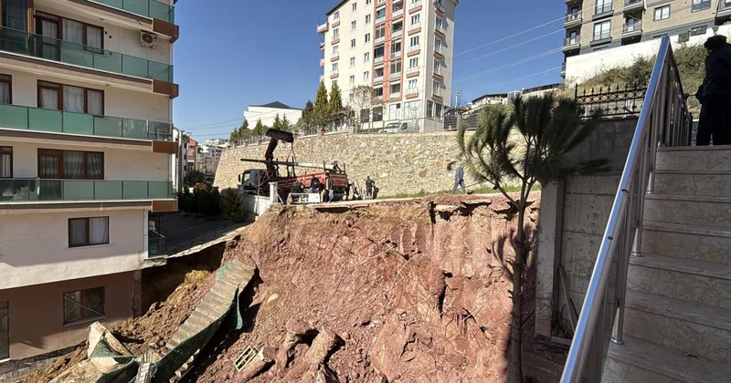 Kocaeli de istinat duvarı çöktü