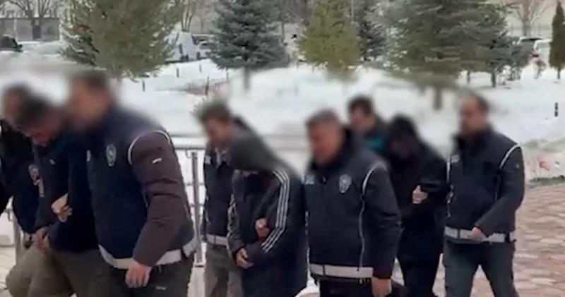 Sivas ta 111 düzensiz göçmen yakalandı