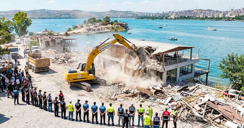 Çukurova da yıkım başladı: 20 lüks mekan sırasını bekliyor